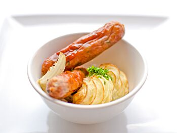 Sausages with Mash and caramelized Shallot Gravy